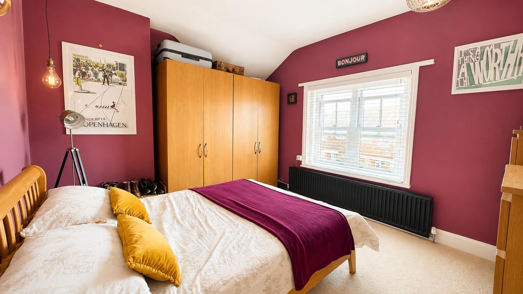 2 bed property in Church Street, Willingdon Village
